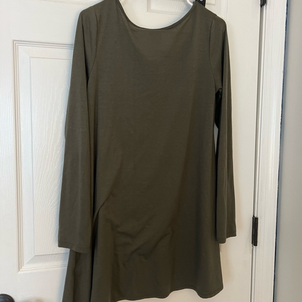 Dress - Picture 3 of 3